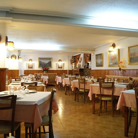 Hostal Pirineos Meliz Bielsa Ngoại thất bức ảnh