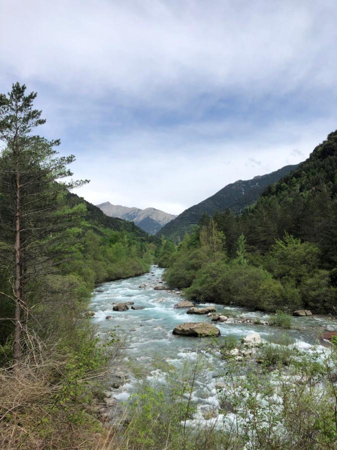 Hostal Pirineos Meliz Bielsa Ngoại thất bức ảnh